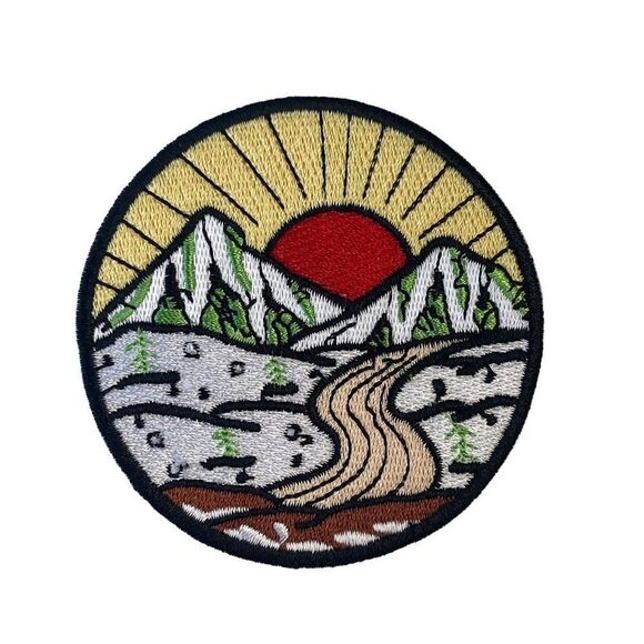 Sunrise Mountain Scene Embroidered Patch - Picture 1 of 3